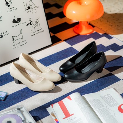 Monochrome Wide Leg High Heels 单色宽版款 Monochrome Wide Leg High Heels 单色宽版款